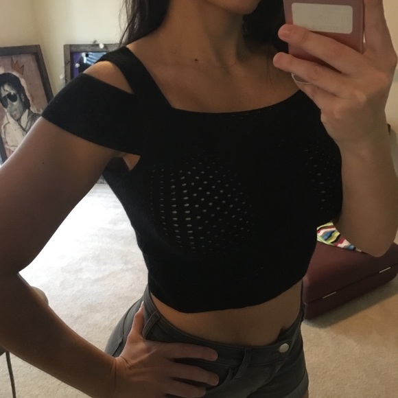 Two crop tops one black one white - Picture 4 of 6
